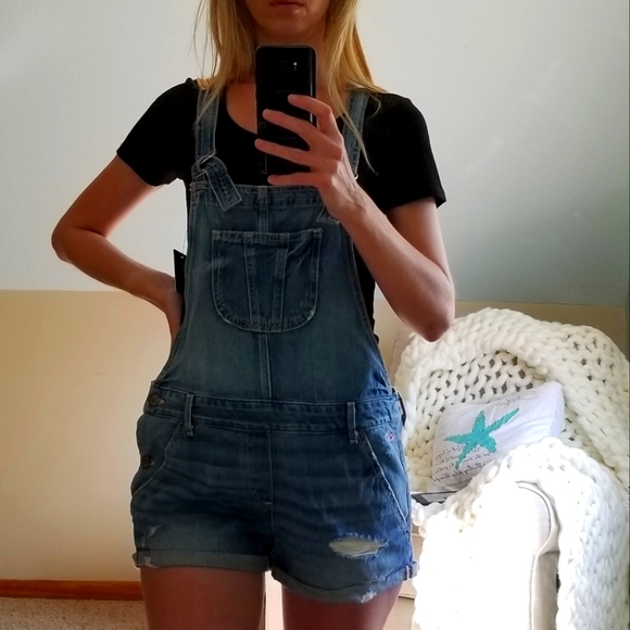Hollister Denim Overall Shorts- NWOT - Picture 4 of 6